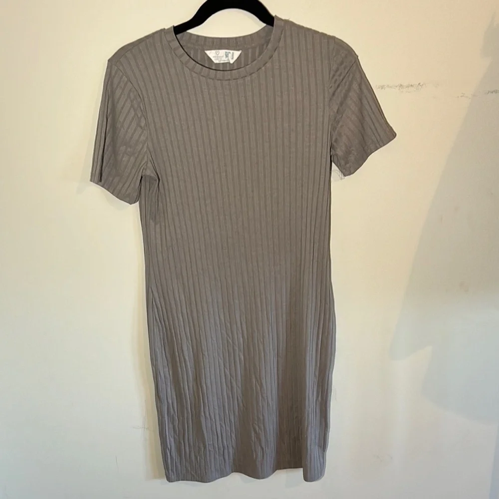 ⭐️Gray Ribbed Dress - Picture 1 of 7